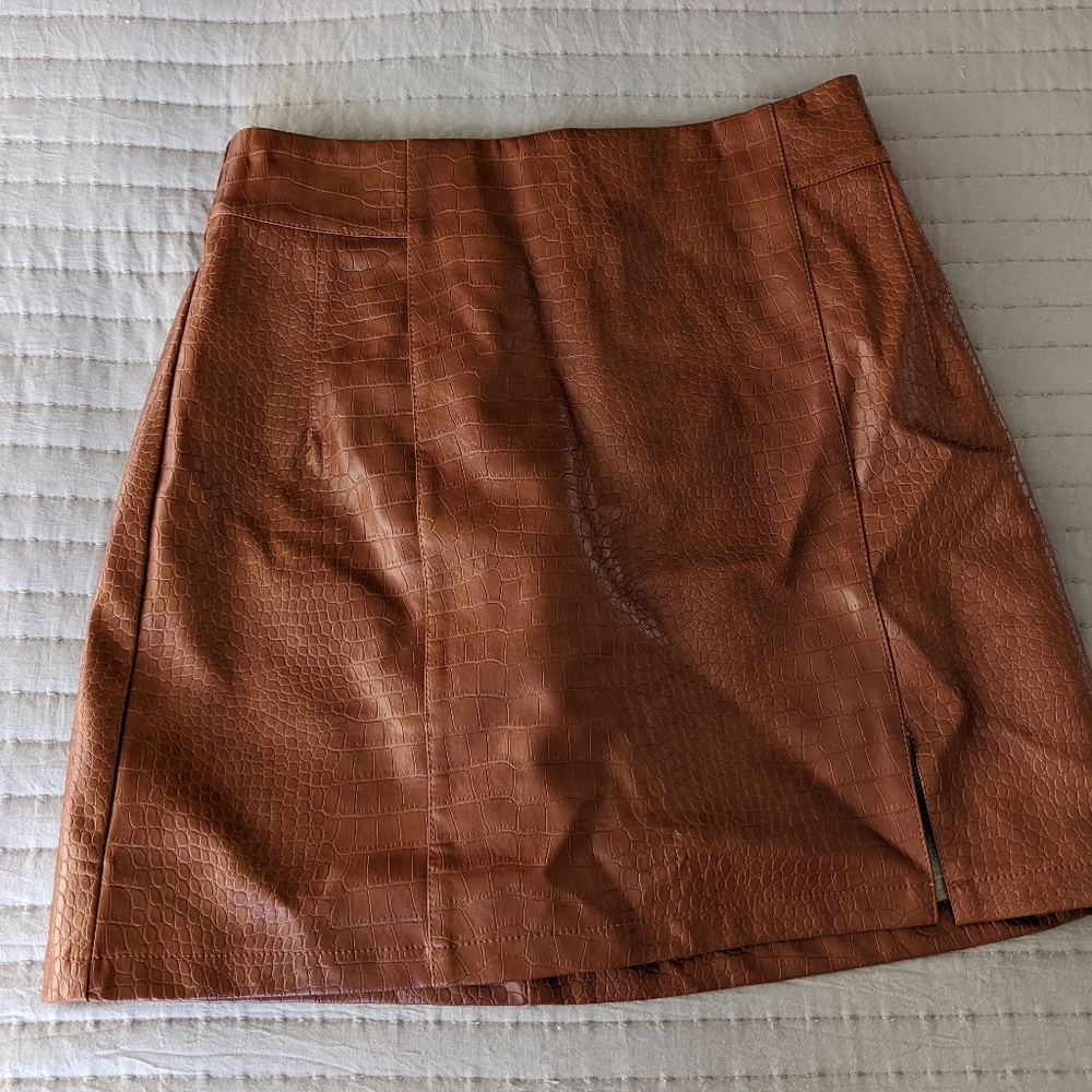 Trendy brown faux snake skin leather mini skirt